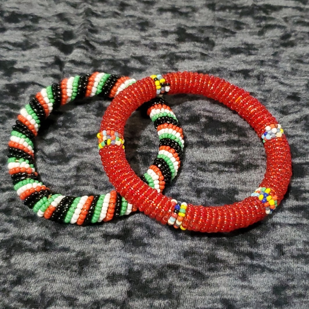 Beaded bangle bracelet set